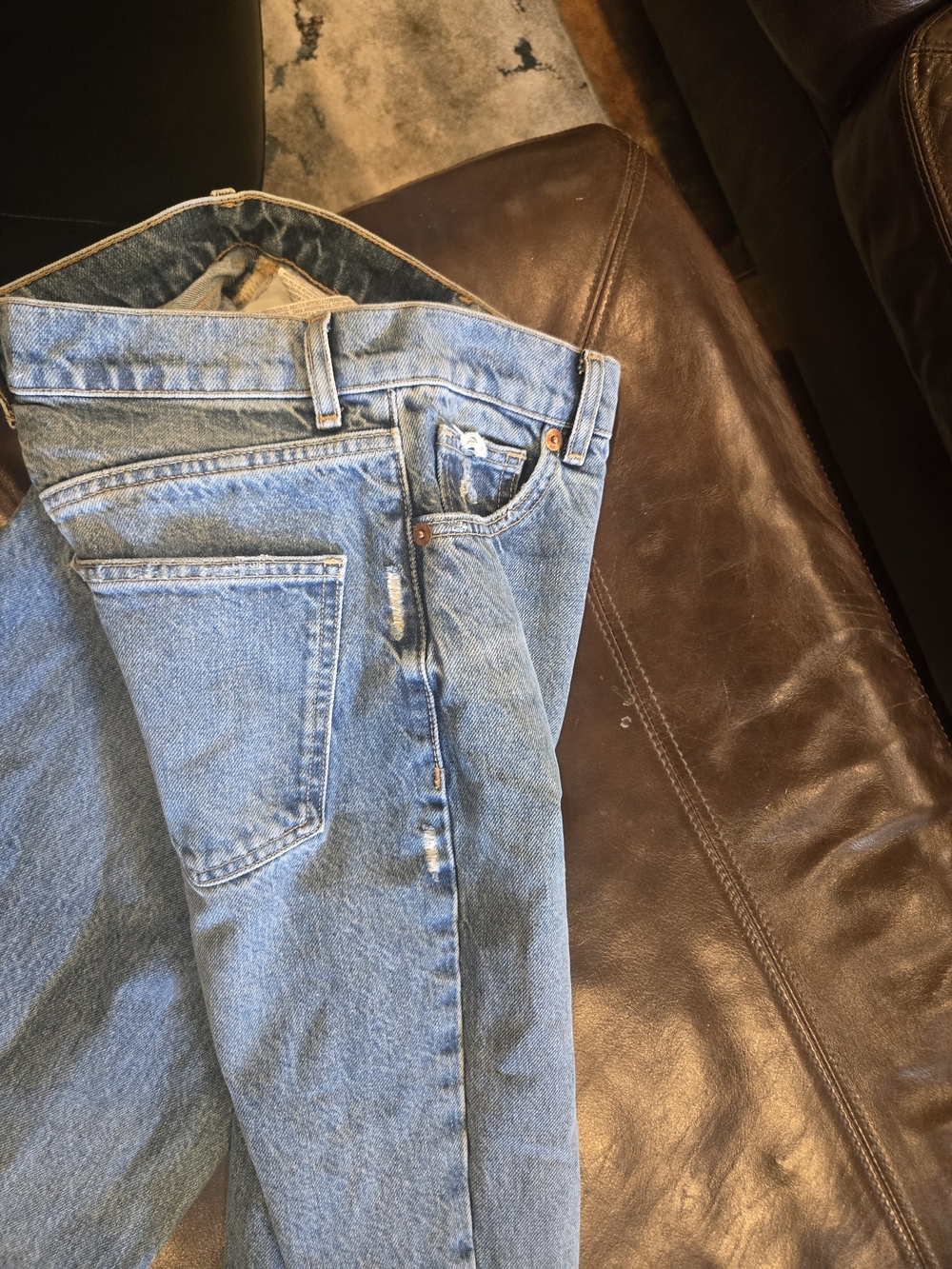 ZARA Light Blue High-Waist Denim Jeans - Picture 4 of 8